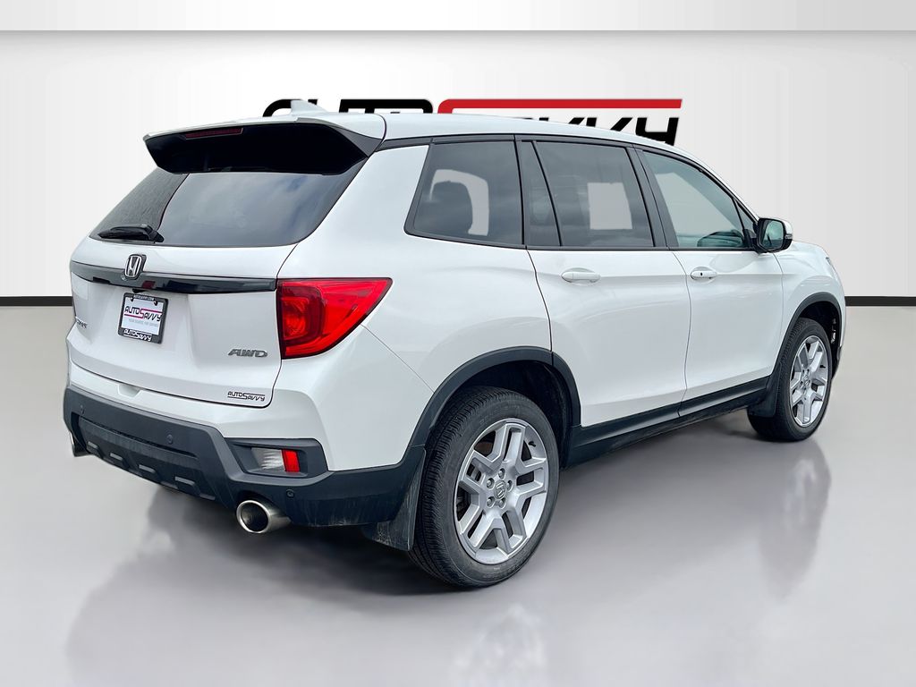 Used 2024 White Honda EX-L image 7