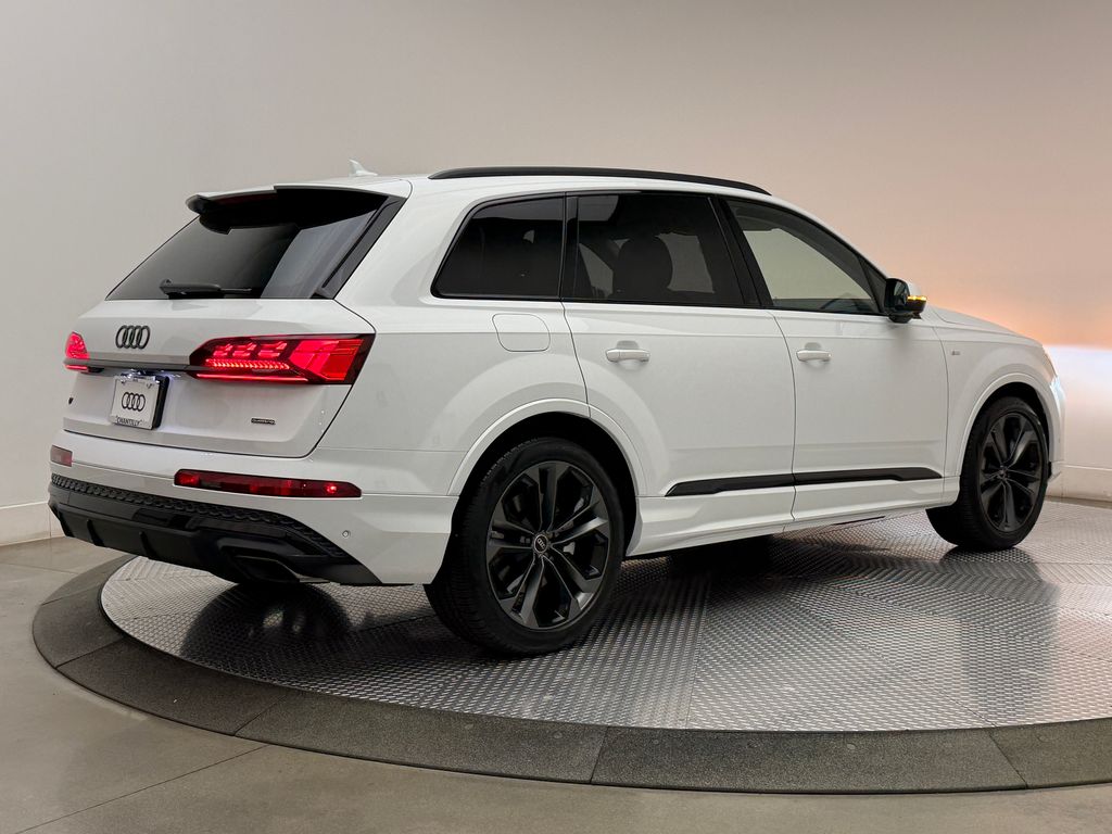 Thumbnail: 2026 Audi Q7 - 9