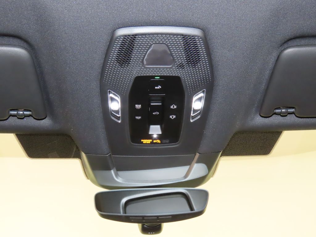 Thumbnail: 2025 Porsche Macan - 30