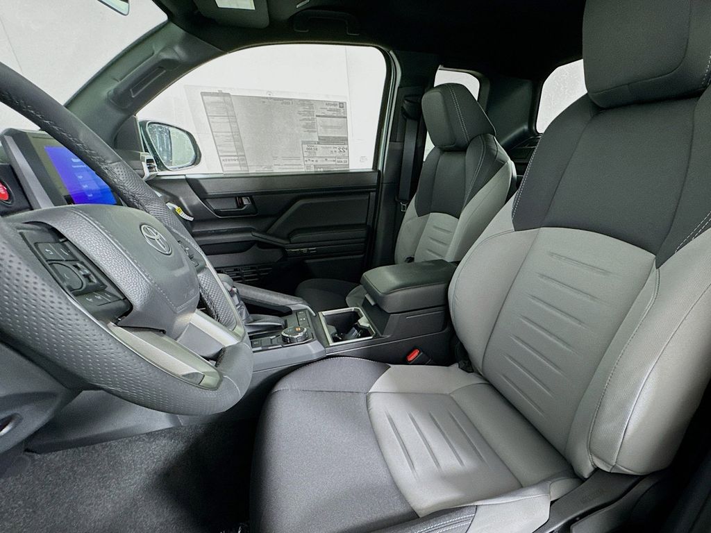 2025 Toyota Tacoma TRD PreRunner - Photo 15