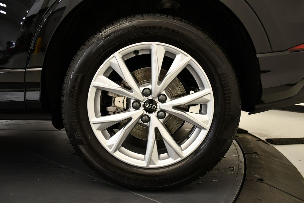 Thumbnail: 2025 Audi Q3 - 15