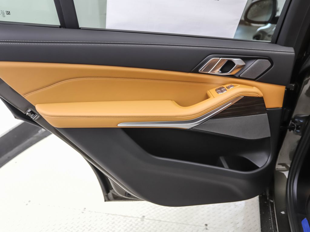 Thumbnail: 2026 BMW X7 - 19