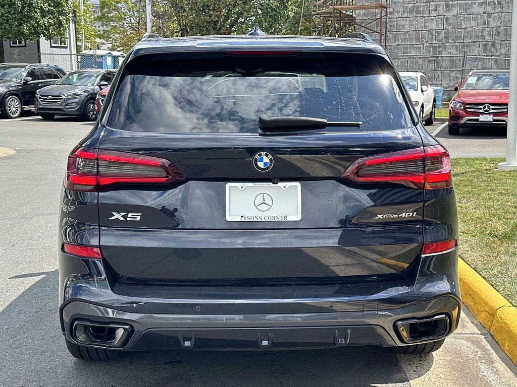 Thumbnail: 2022 BMW X5 - 10