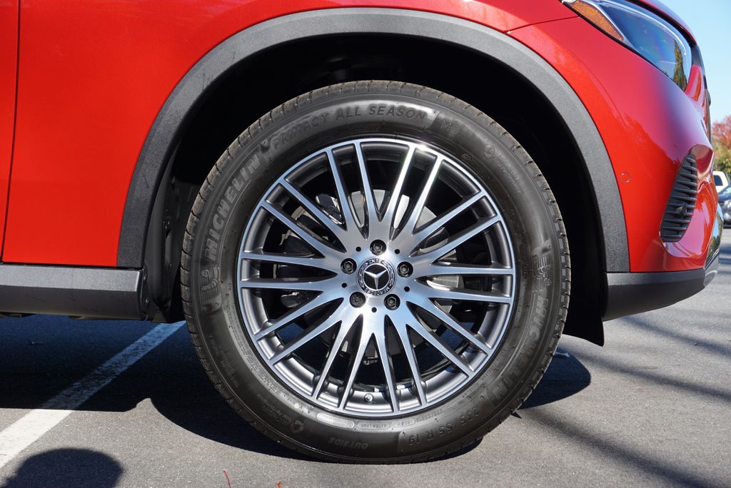 Thumbnail: 2026 Mercedes-Benz GLC - 18