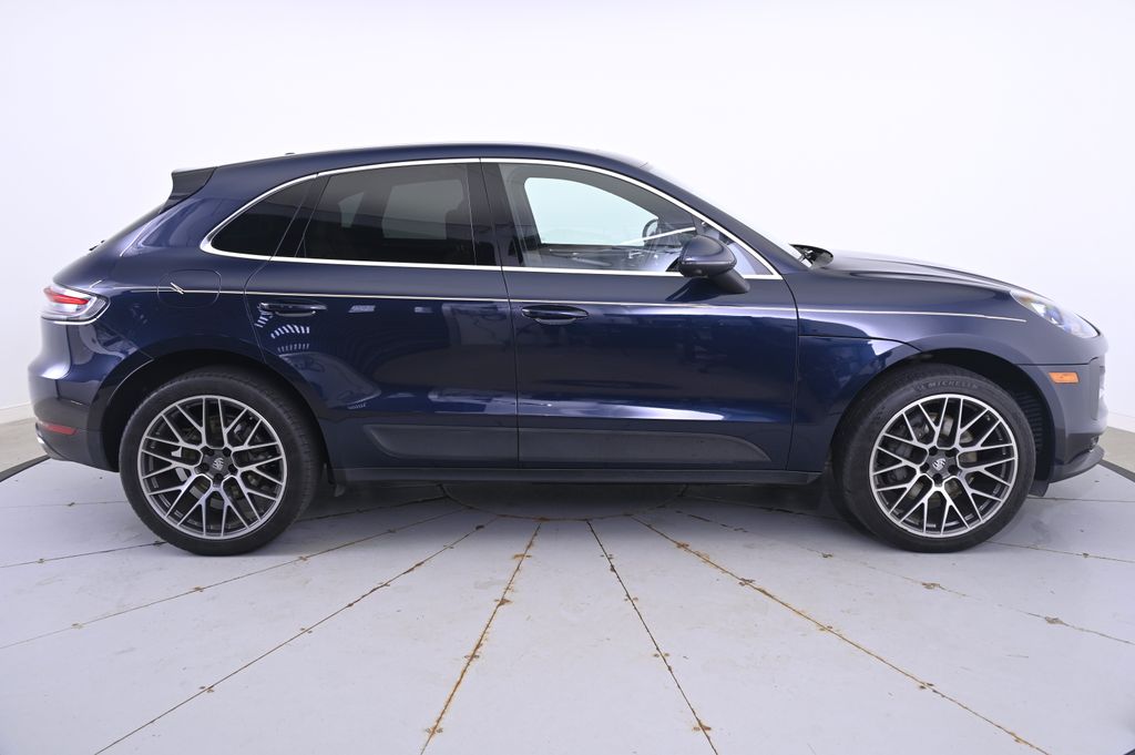 Thumbnail: 2021 Porsche Macan - 8