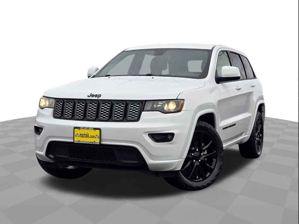 2017 Jeep Grand Cherokee Altitude White/off-white at River Oaks CDJR