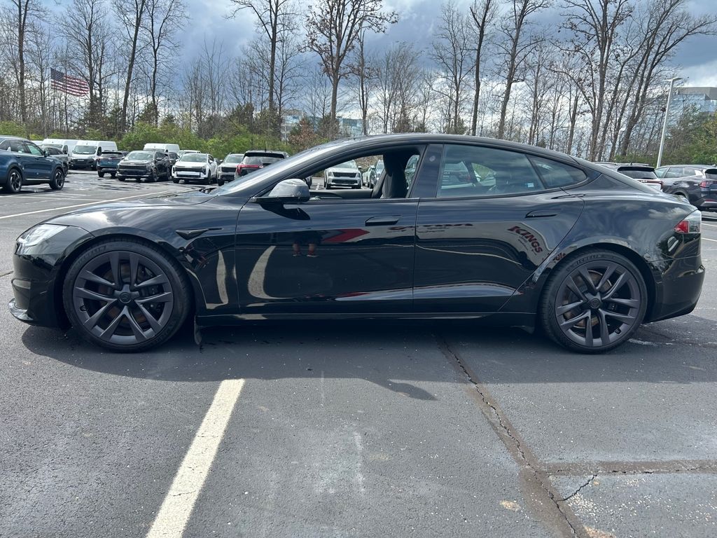 View vehicle photo 4