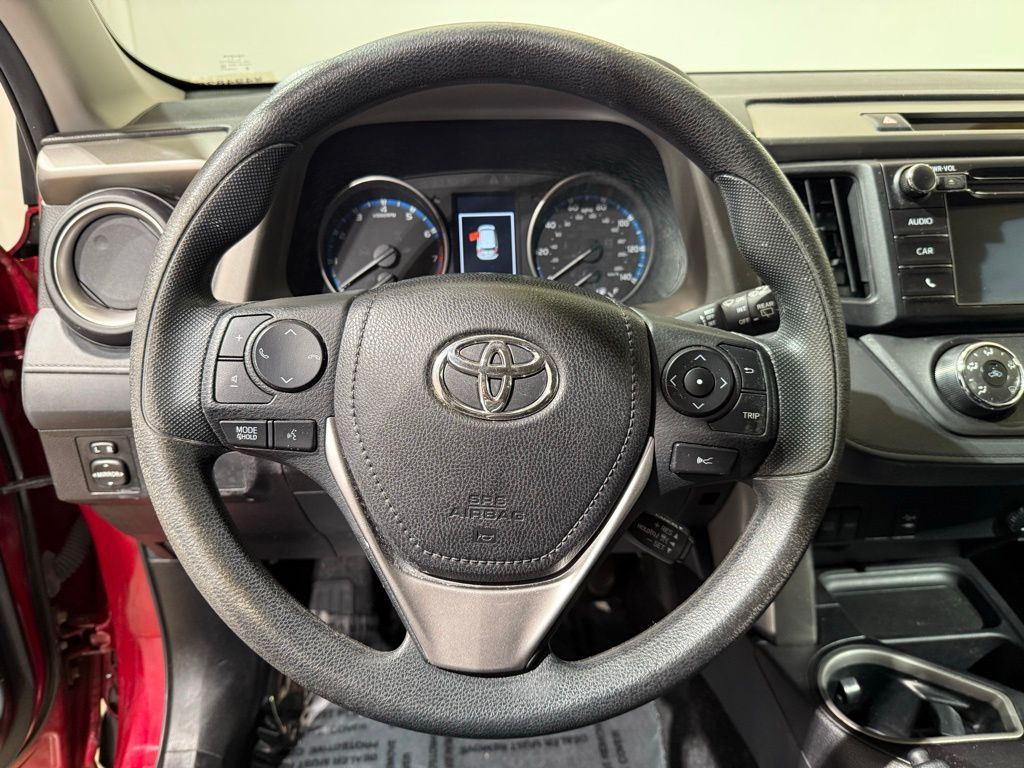 Thumbnail: 2018 Toyota RAV4 - 21