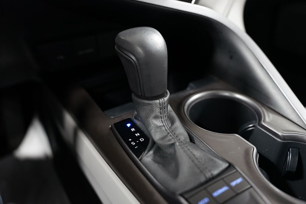 2023 Toyota Camry SE 21