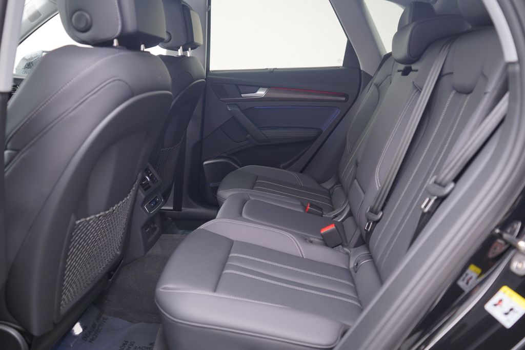 Thumbnail: 2025 Audi Q5 - 7