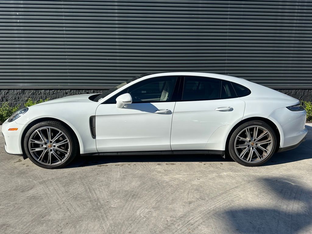 2022 Porsche Panamera Platinum 2