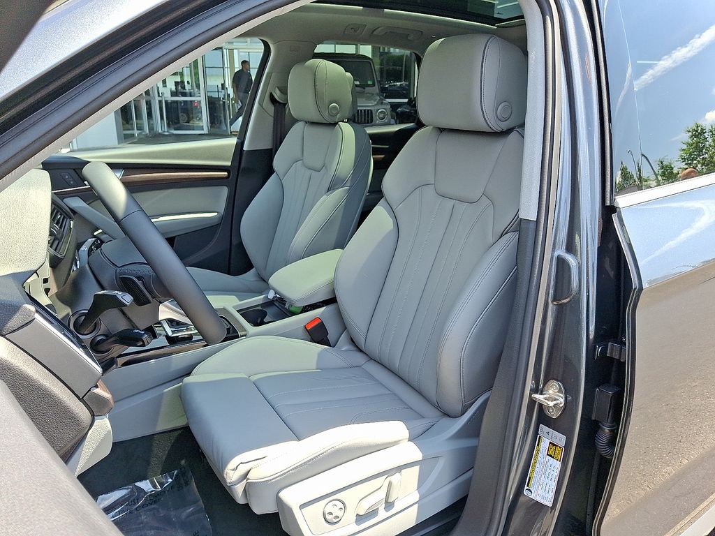 Thumbnail: 2024 Audi Q5 - 13