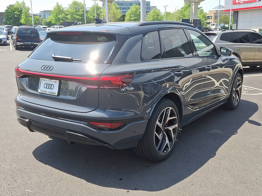 2025 Audi e-tron Premium 3