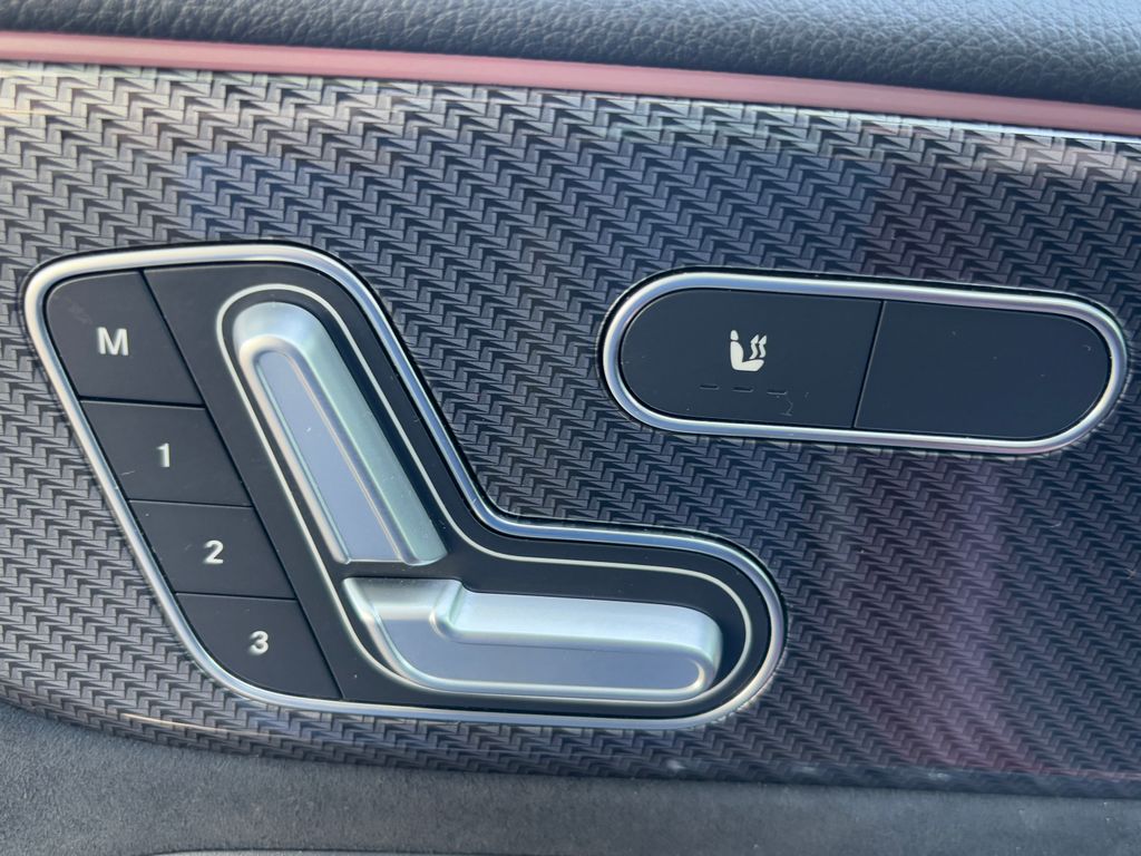 Thumbnail: 2020 Mercedes-Benz GLB - 28