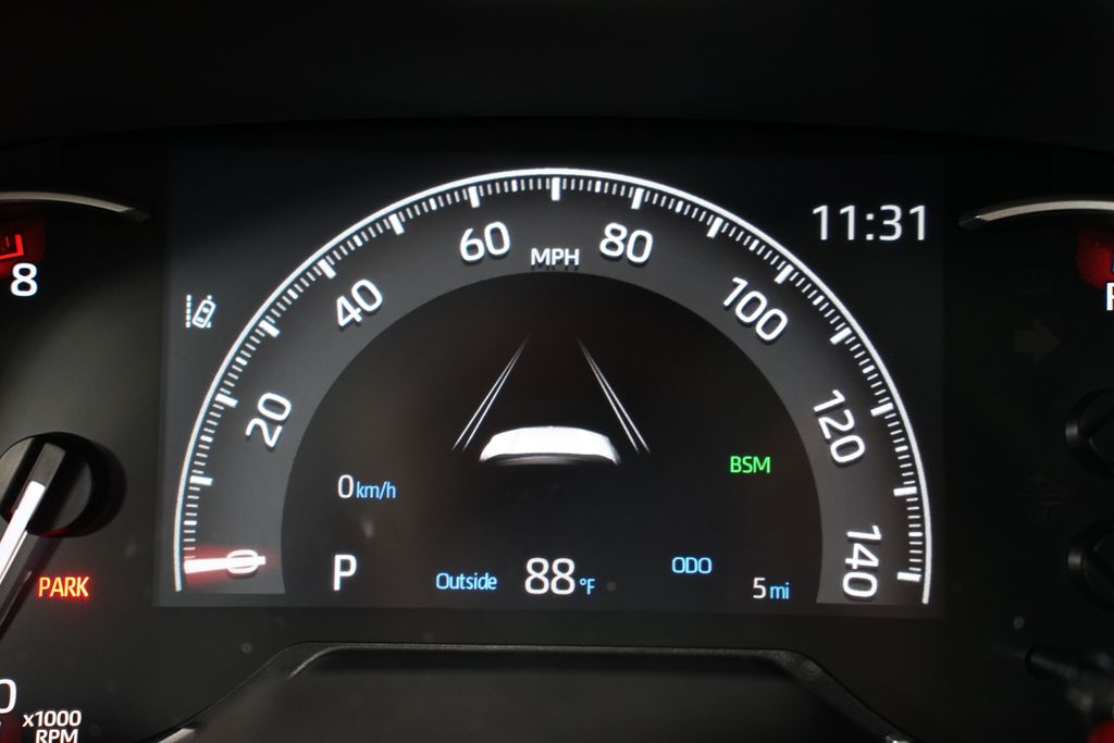 2025 Toyota RAV4 XLE 16