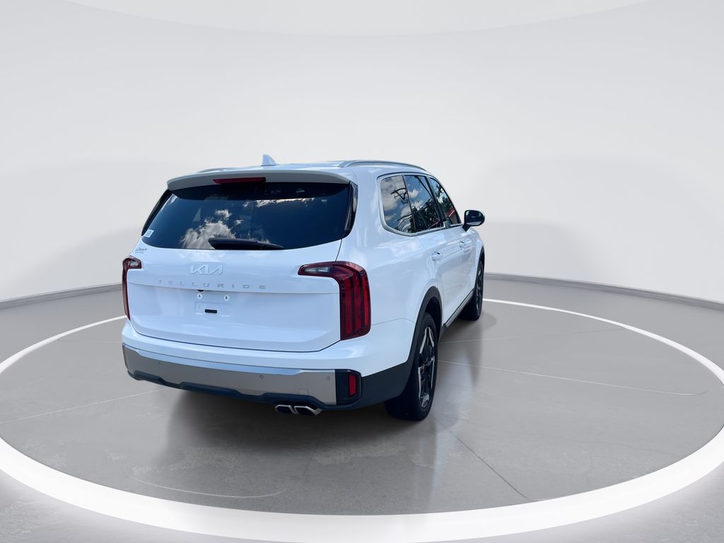 Certified Used 2025 White Kia S image 8