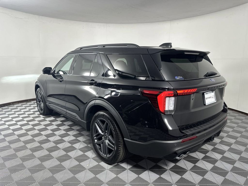 2025 Ford Explorer ST 5