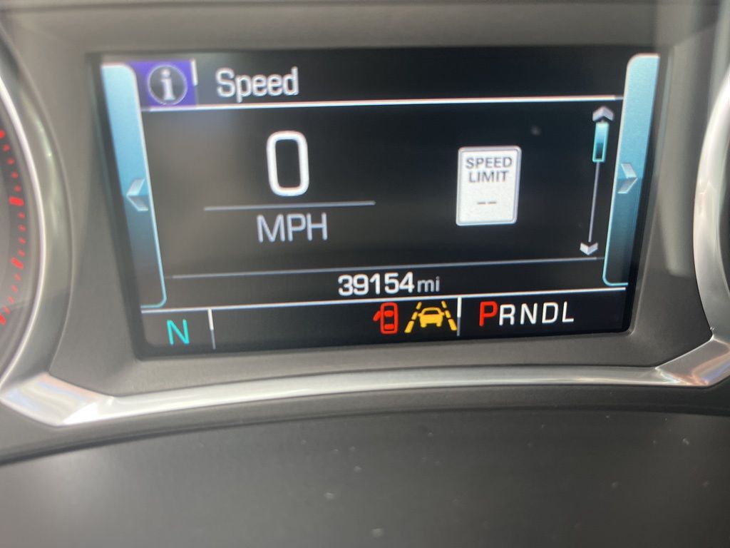 Thumbnail: 2017 Chevrolet Malibu - 5