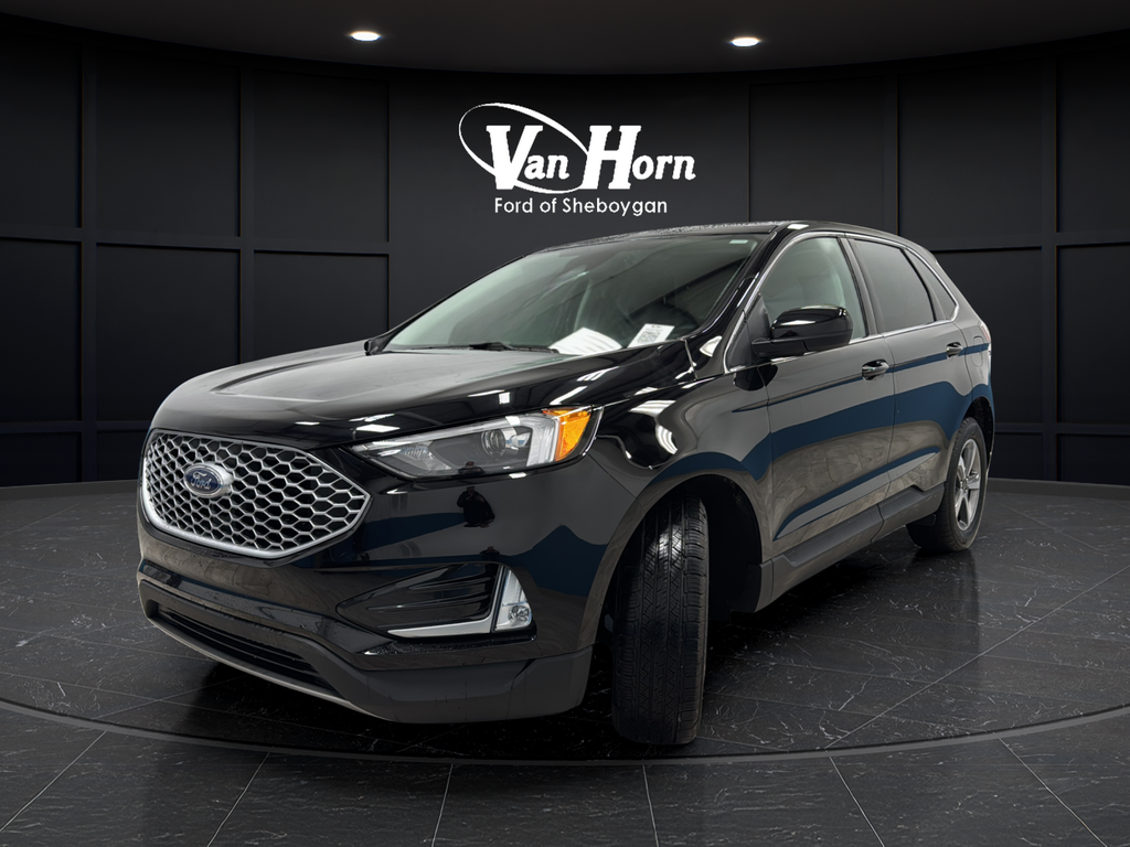 Used 2024 Agate Black Metallic Ford SEL image 3
