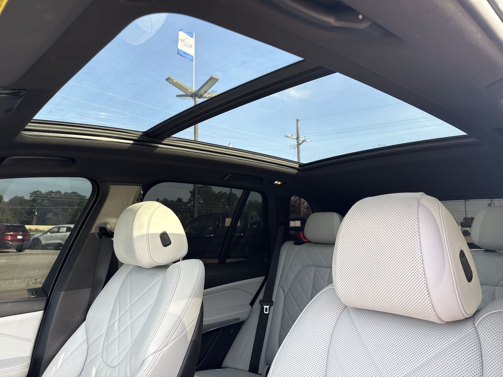 2024 BMW X5 sDrive40i Blue at Mac Haik CDJR North Houston