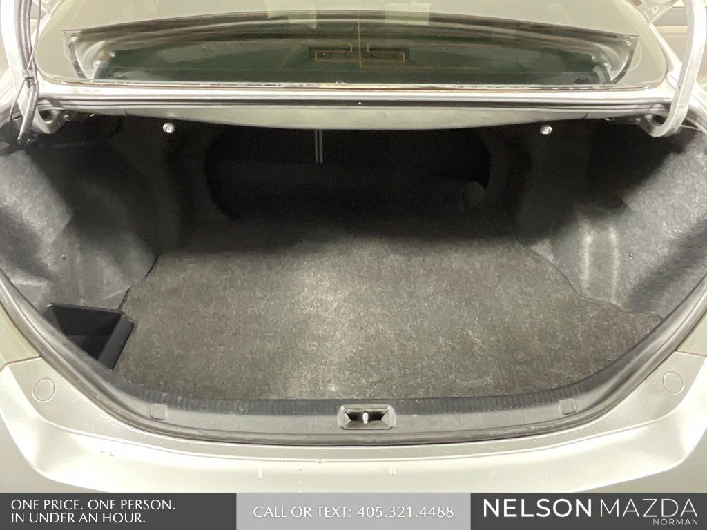 Used 2008 Silver Toyota LE image 13