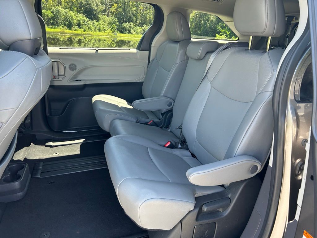 Thumbnail: 2024 Toyota Sienna - 14
