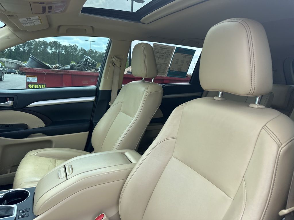 2019 Predawn Gray Mica Toyota Highlander XLE FWD SUV