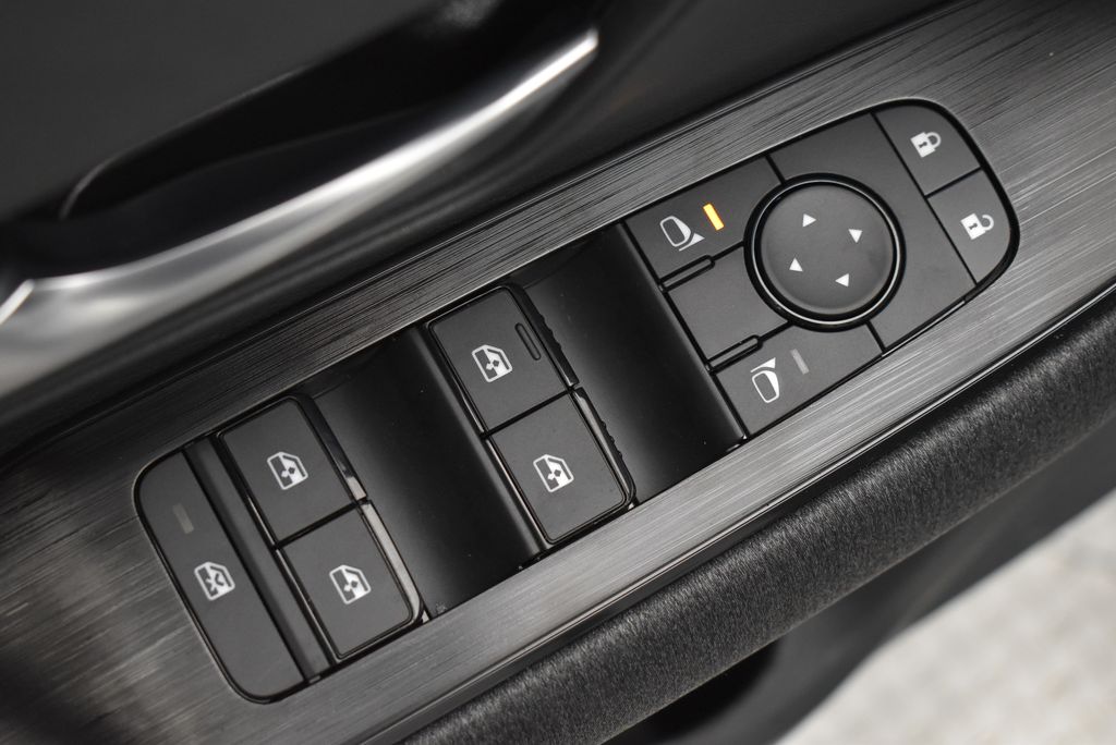 Thumbnail: 2026 Nissan Kicks - 10