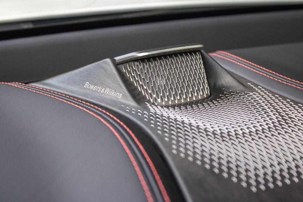 2025 Aston Martin DBX 707 - Photo 33