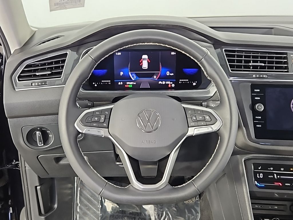 Thumbnail: 2023 Volkswagen Tiguan - 26
