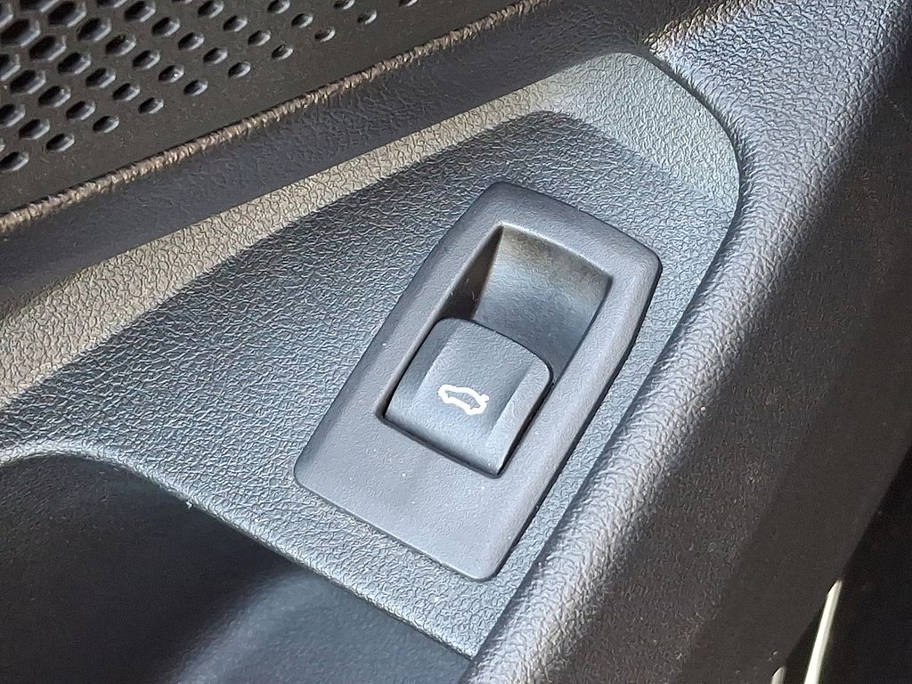 Thumbnail: 2020 BMW 3 Series - 27