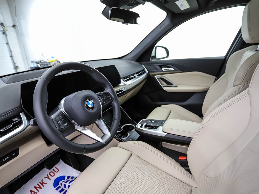 Thumbnail: 2025 BMW X1 - 10
