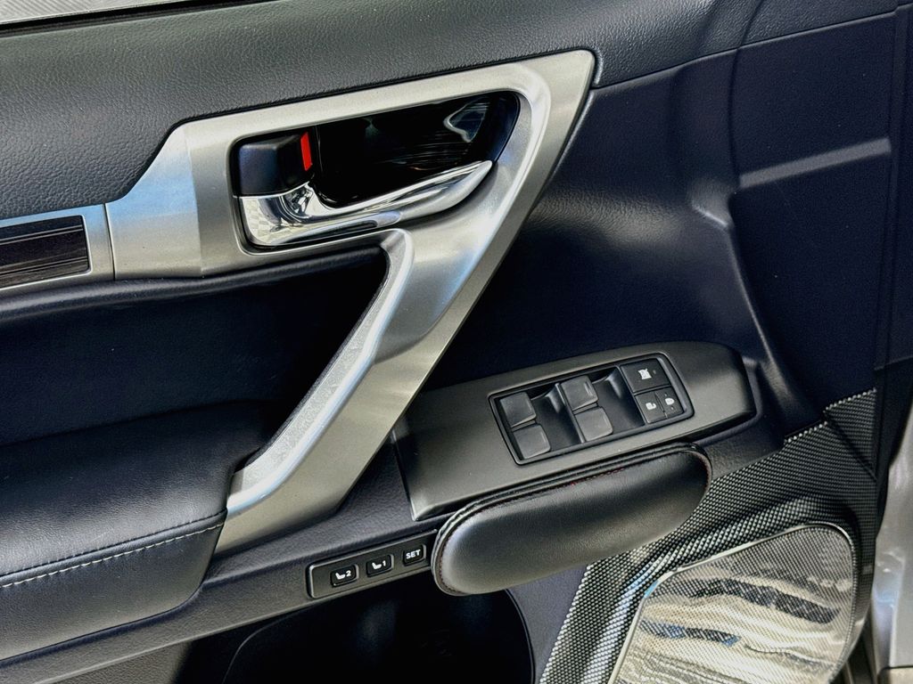 Thumbnail: 2023 Lexus GX - 18