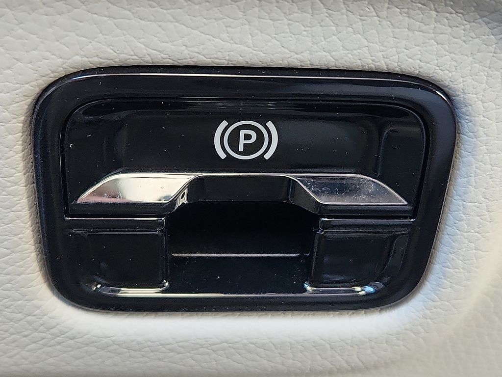 Thumbnail: 2023 Mercedes-Benz EQE - 26