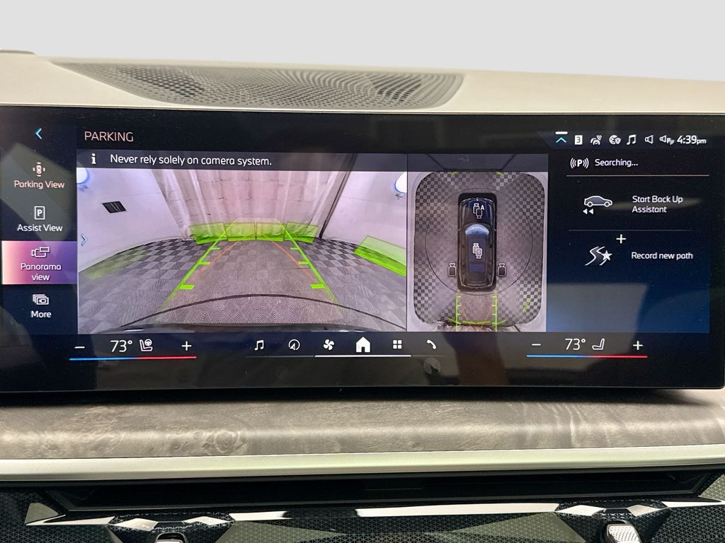 Thumbnail: 2026 BMW X7 - 15