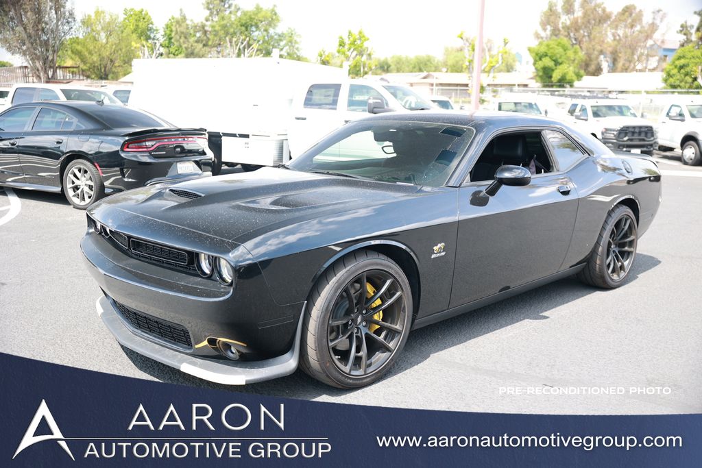 Pitch Black Clearcoat 2023 Dodge Challenger R/T Scat Pack RWD Coupe Rear-Wheel Drive 8-Speed Automatic