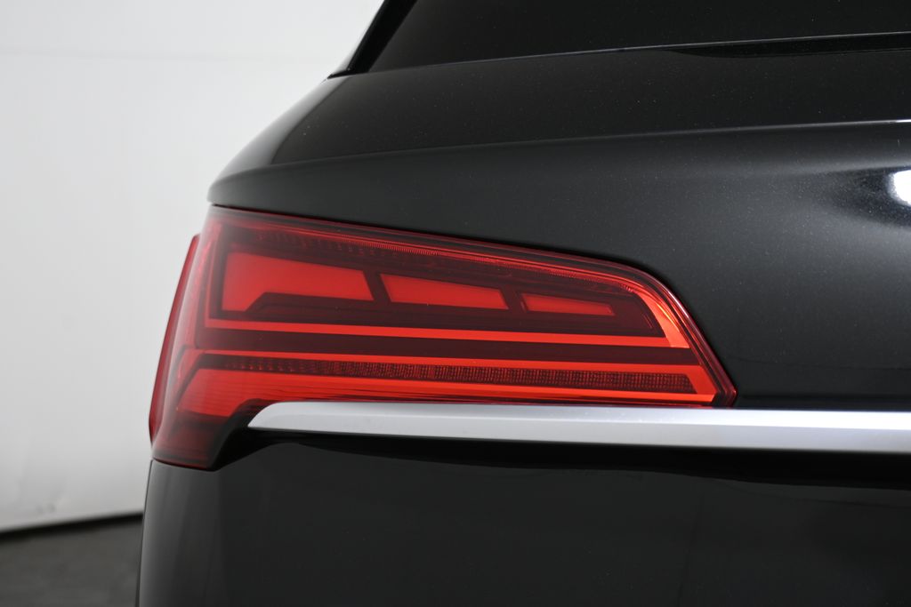 Thumbnail: 2025 Audi Q5 - 12