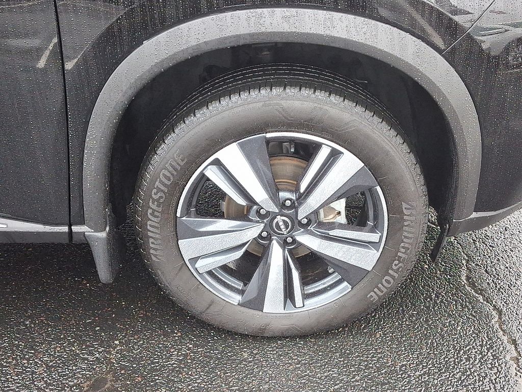 2023 Nissan Rogue SL 8