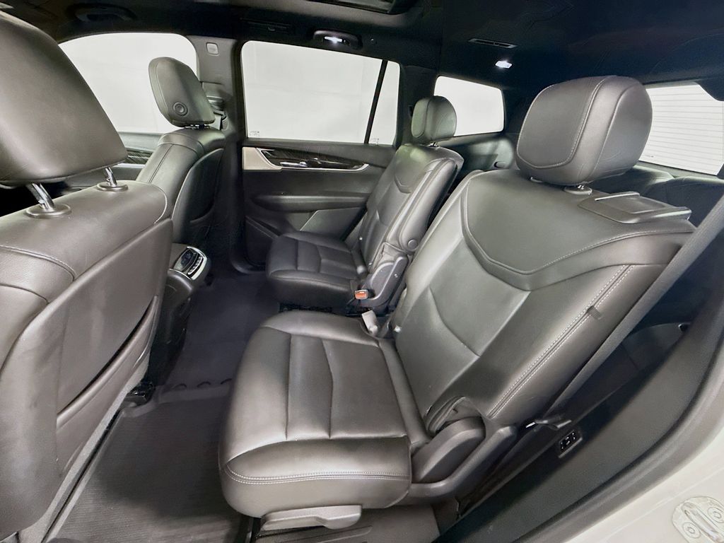 Thumbnail: 2021 Cadillac XT6 - 26