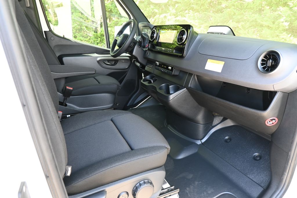 2025 Mercedes-Benz Sprinter 2500 27