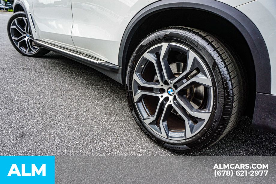 Used 2023 White BMW sDrive40i image 16