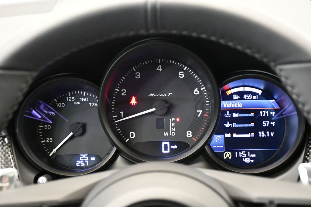 Thumbnail: 2026 Porsche Macan - 29