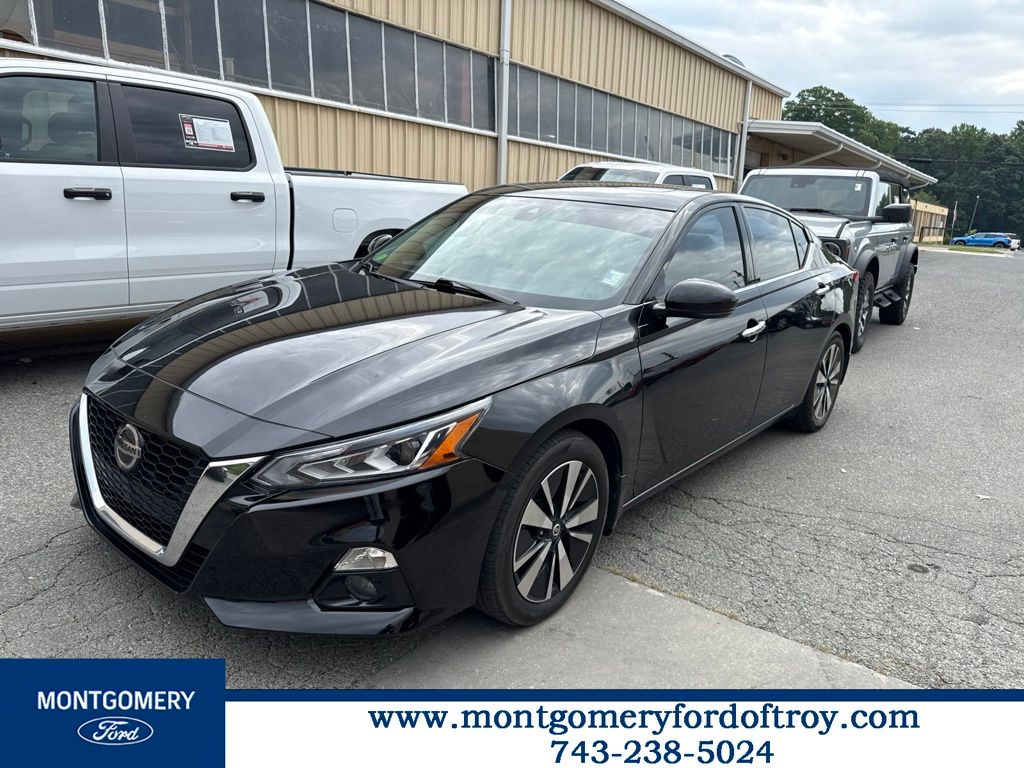 Super Black Clearcoat 2019 Nissan Altima Sedan Front-Wheel Drive Continuously Variable Transmission