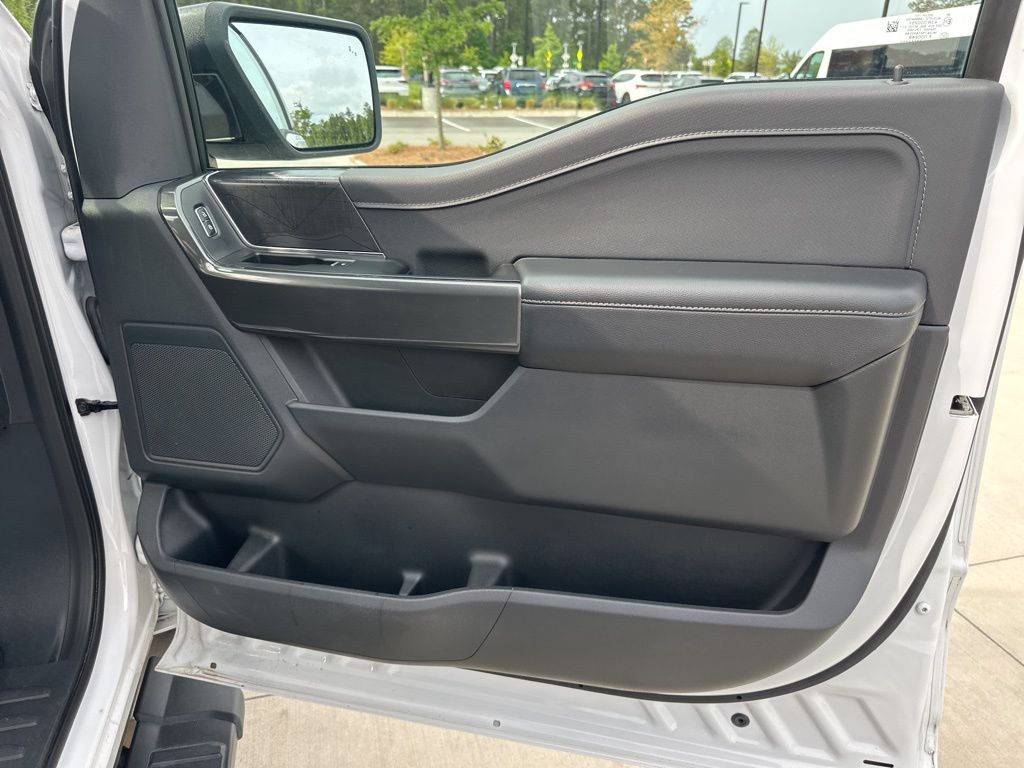 2023 Oxford White Ford F-150 XLT RWD Truck