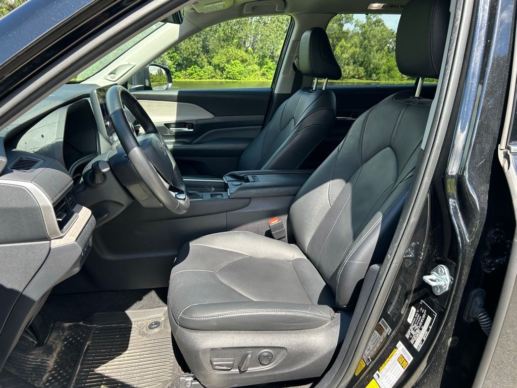 Thumbnail: 2024 Toyota Grand Highlander - 15