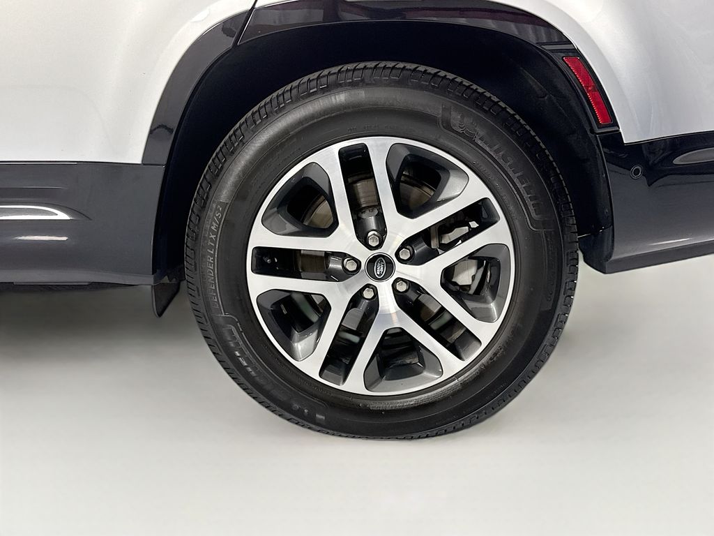 Thumbnail: 2024 Land Rover Defender - 32