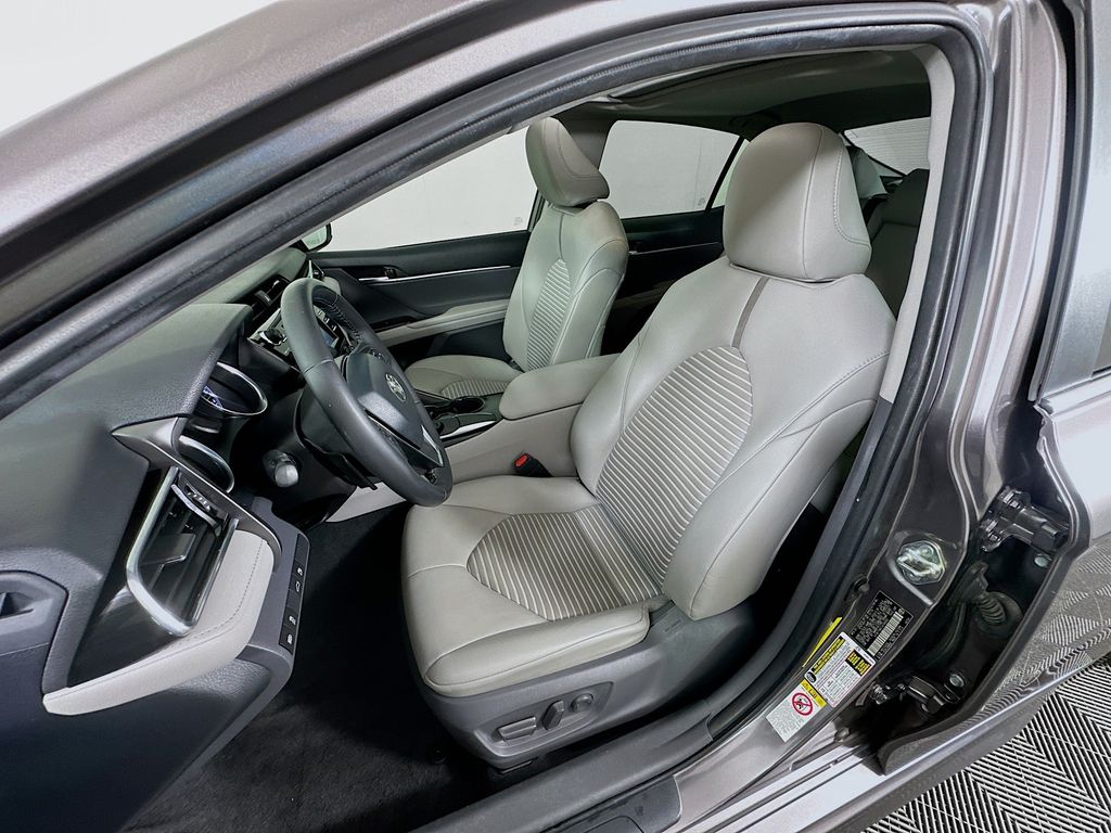 Thumbnail: 2018 Toyota Camry - 20