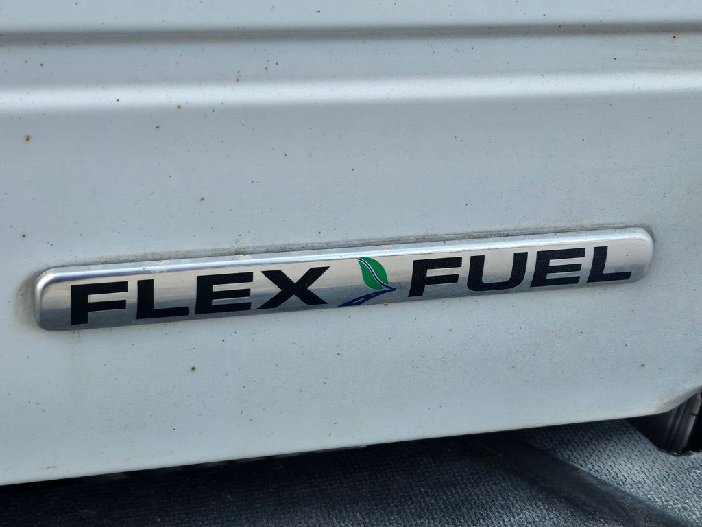 2015 Oxford White Ford Super Duty F-250 SRW XL 4X4 Truck