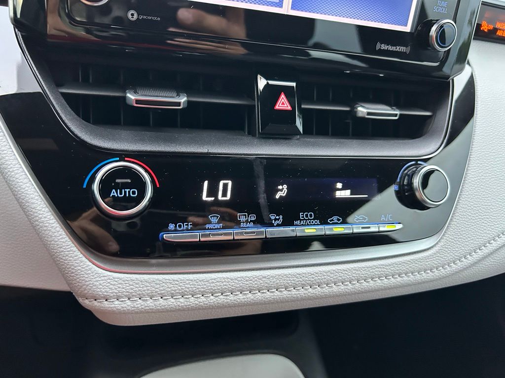 Thumbnail: 2021 Toyota Corolla - 24