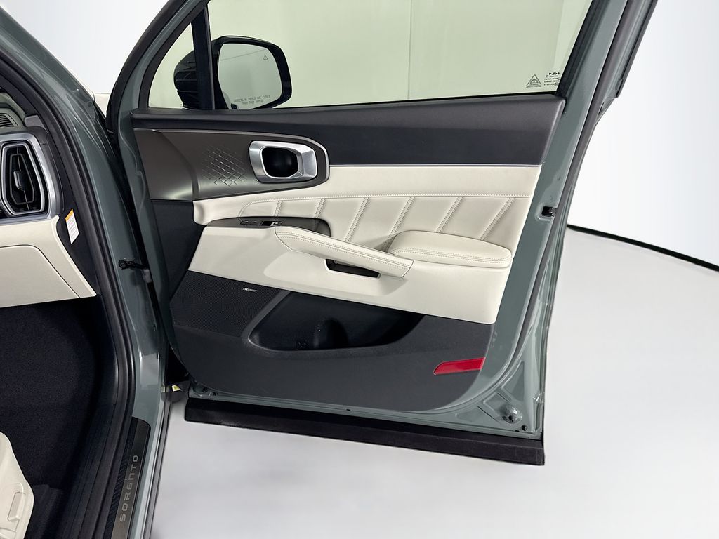 Thumbnail: 2025 Kia Sorento - 26